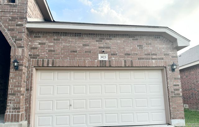 3923 Grissom, San Antonio, TX 78251