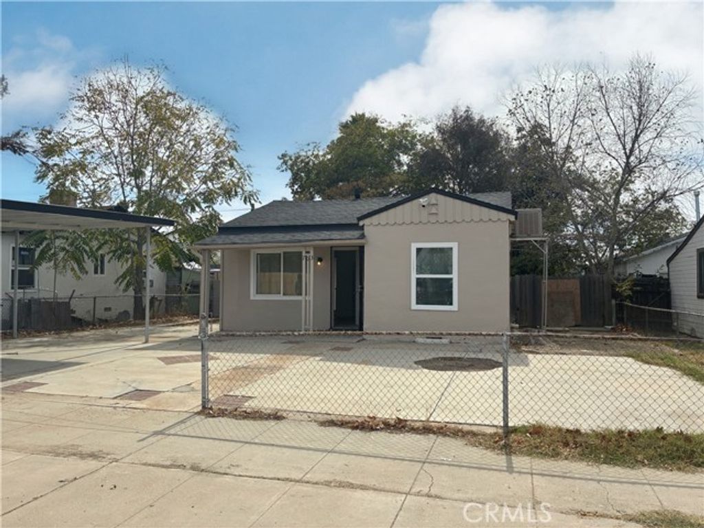 703 Woodrow Avenue, Bakersfield, CA 93308