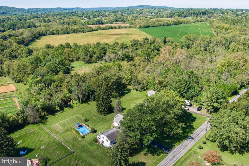 219 HOFFECKER RD, PHOENIXVILLE, PA 19460 — exterior