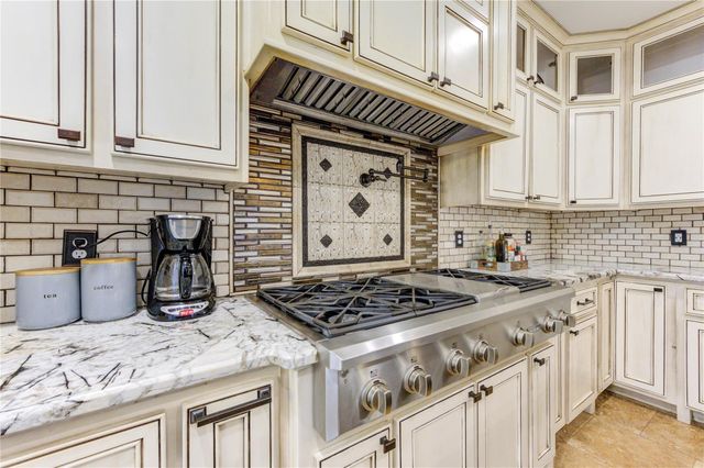 1106 Lasso Court, Alvin, TX 77511