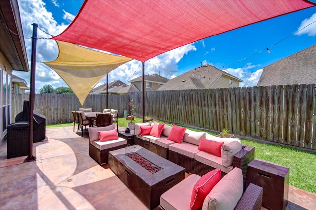 1106 Lasso Court, Alvin, TX 77511