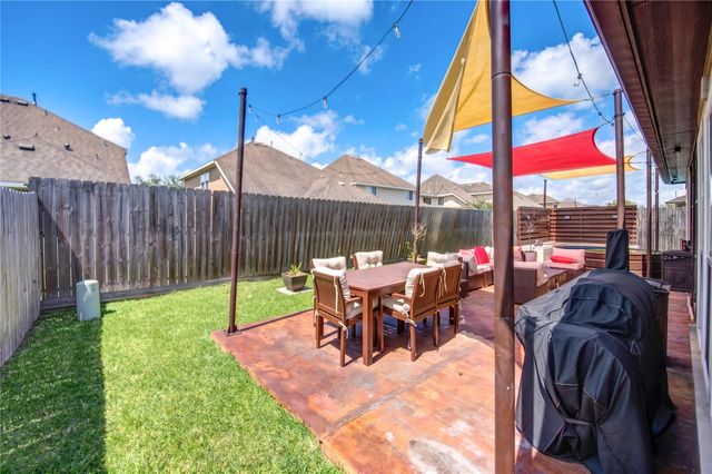 1106 Lasso Court, Alvin, TX 77511