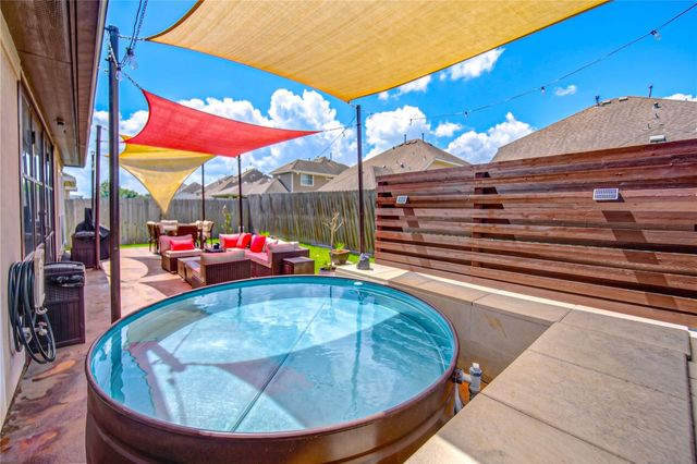 1106 Lasso Court, Alvin, TX 77511