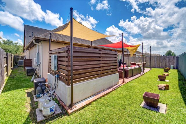 1106 Lasso Court, Alvin, TX 77511