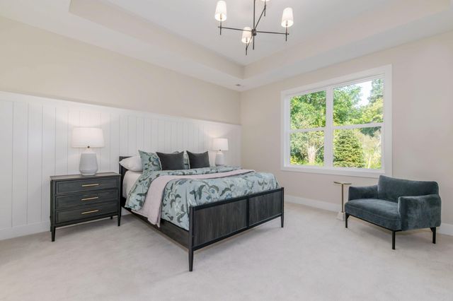 4708 Knapp Bluff Drive NE, Grand Rapids, MI 49525