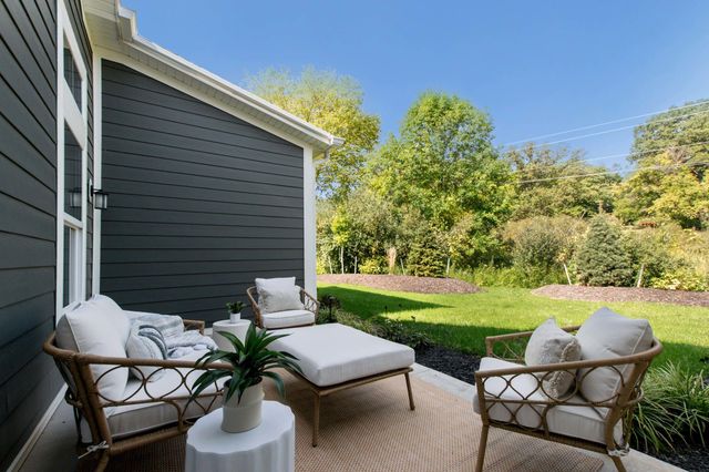 4708 Knapp Bluff Drive NE, Grand Rapids, MI 49525