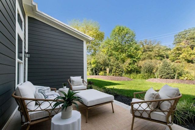 4708 Knapp Bluff Drive NE, Grand Rapids, MI 49525
