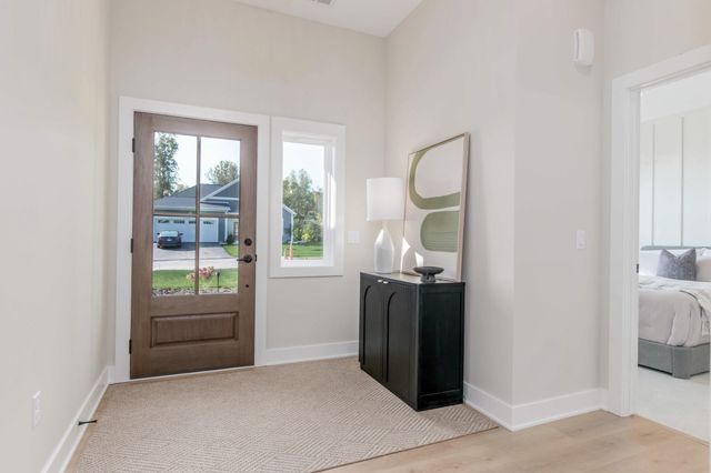 4708 Knapp Bluff Drive NE, Grand Rapids, MI 49525