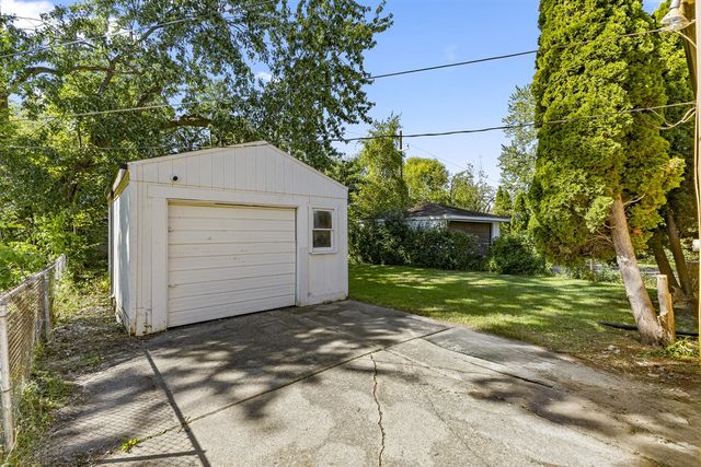 19130 Woodcrest Street, Harper Woods, MI 48225