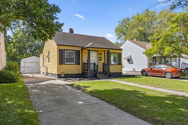 19130 Woodcrest Street, Harper Woods, MI 48225