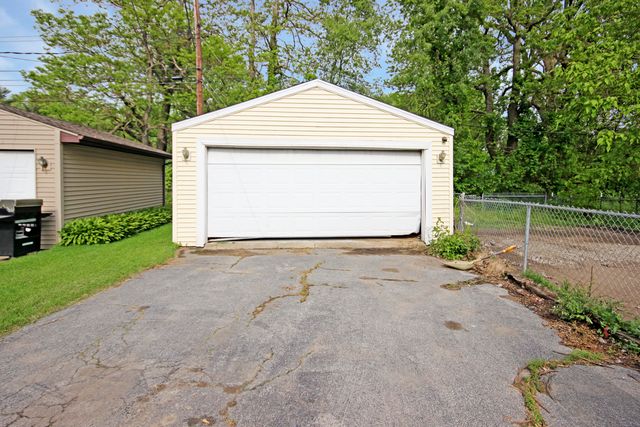 4089 Willow Street, Hobart, IN 46342