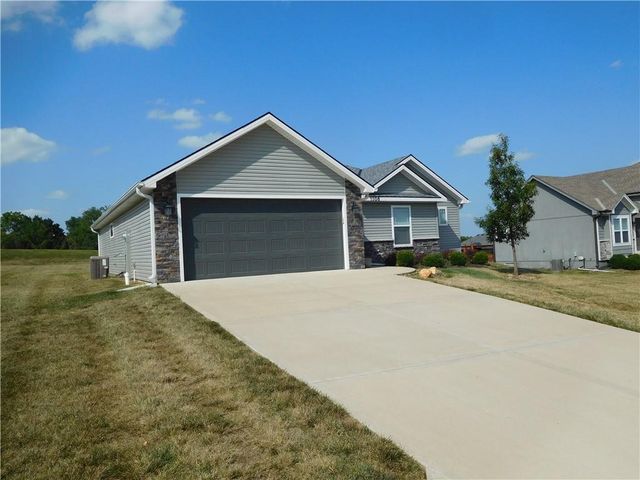 1306 SW Addie Lane, Grain Valley, MO 64029