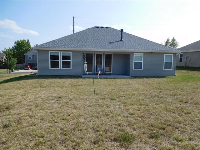 1306 SW Addie Lane, Grain Valley, MO 64029