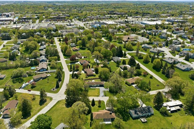 17915 Evergreen COURT, Brookfield, WI 53045