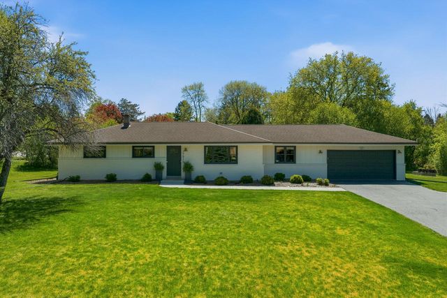 17915 Evergreen COURT, Brookfield, WI 53045