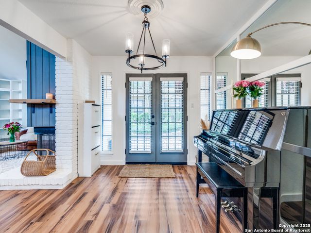 3605 Hidden Dr Apt E1, San Antonio, TX 78217