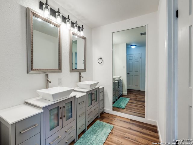 3605 Hidden Dr Apt E1, San Antonio, TX 78217