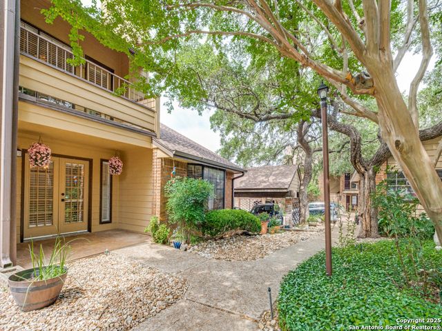 3605 Hidden Dr Apt E1, San Antonio, TX 78217