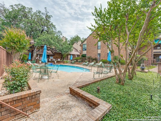 3605 Hidden Dr Apt E1, San Antonio, TX 78217