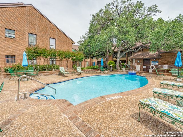 3605 Hidden Dr Apt E1, San Antonio, TX 78217
