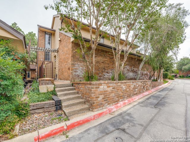 3605 Hidden Dr Apt E1, San Antonio, TX 78217