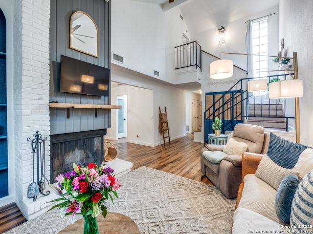 3605 Hidden Dr Apt E1, San Antonio, TX 78217