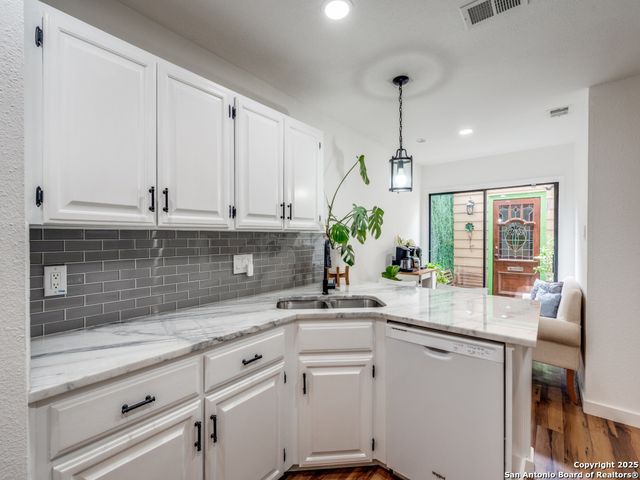 3605 Hidden Dr Apt E1, San Antonio, TX 78217