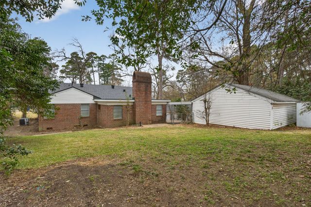 4015 Richmond Avenue, Shreveport, LA 71106