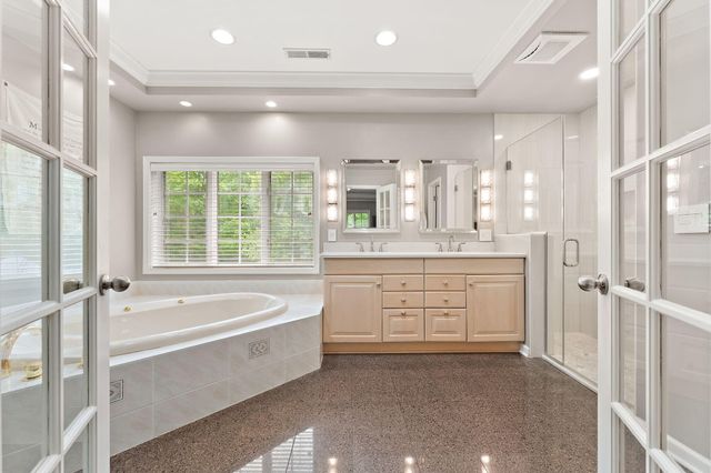 902 Crabapple Lane, Valparaiso, IN 46383