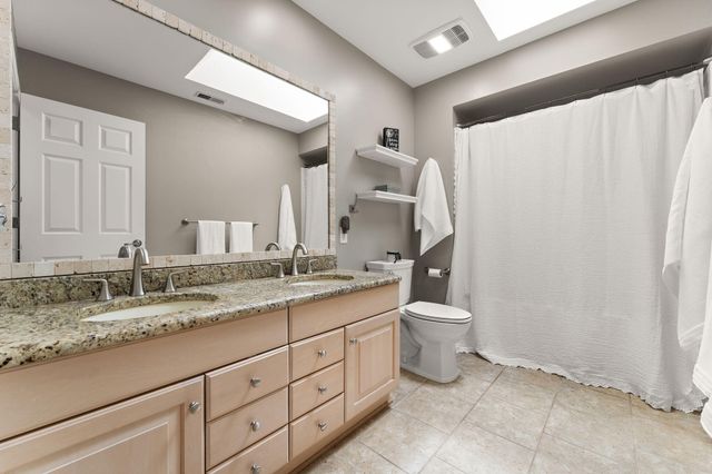 902 Crabapple Lane, Valparaiso, IN 46383