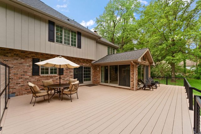 902 Crabapple Lane, Valparaiso, IN 46383