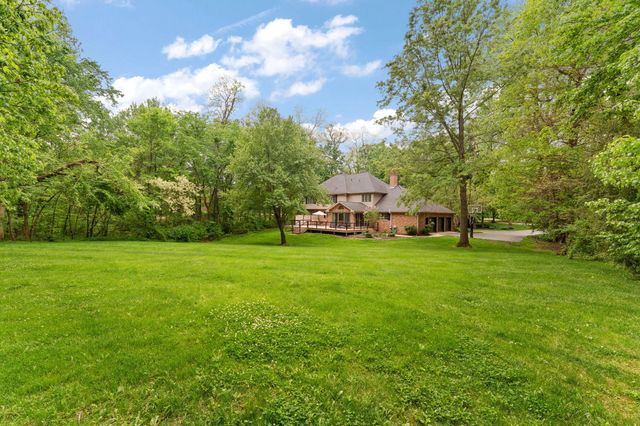 902 Crabapple Lane, Valparaiso, IN 46383