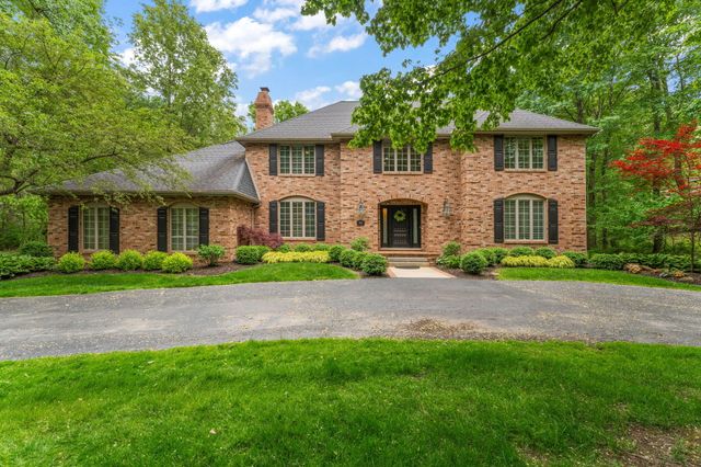 902 Crabapple Lane, Valparaiso, IN 46383