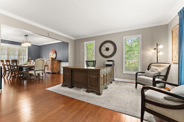 902 Crabapple Lane, Valparaiso, IN 46383