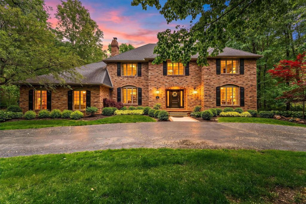 902 Crabapple Lane, Valparaiso, IN 46383