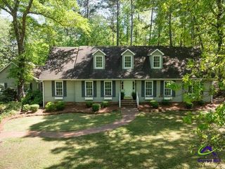 5761 Kentucky Downs Drive, Macon, GA 31210