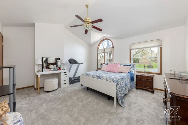 8026 Barrymore Drive 37-2, Darien, IL 60561