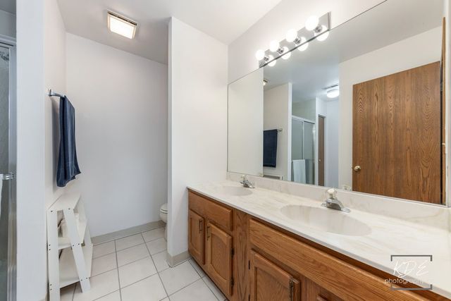 8026 Barrymore Drive 37-2, Darien, IL 60561