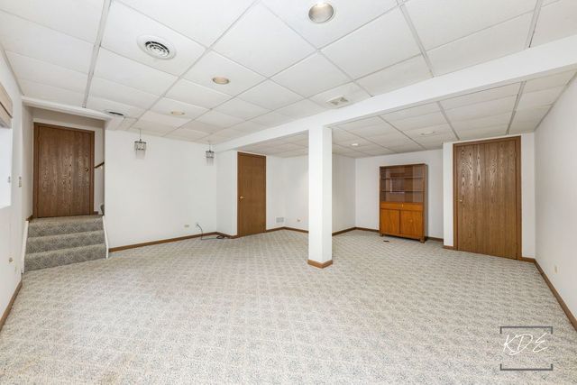 8026 Barrymore Drive 37-2, Darien, IL 60561
