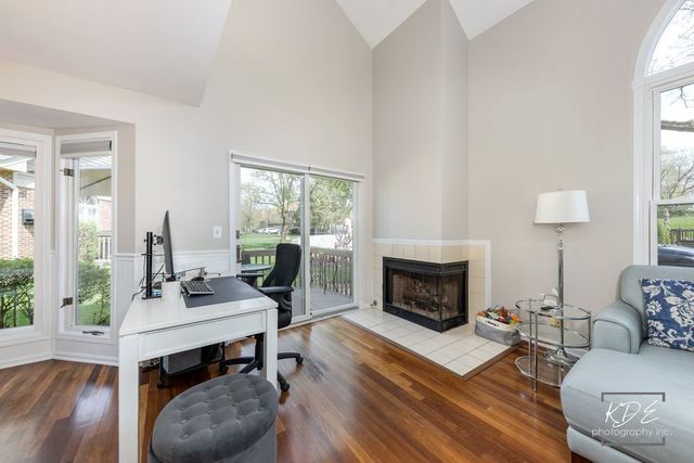 8026 Barrymore Drive 37-2, Darien, IL 60561