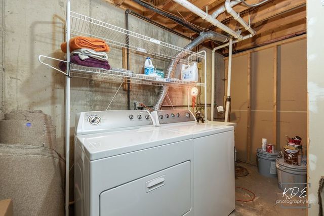 8026 Barrymore Drive 37-2, Darien, IL 60561