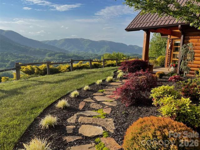201 Flowering Ridge, Canton, NC 28716