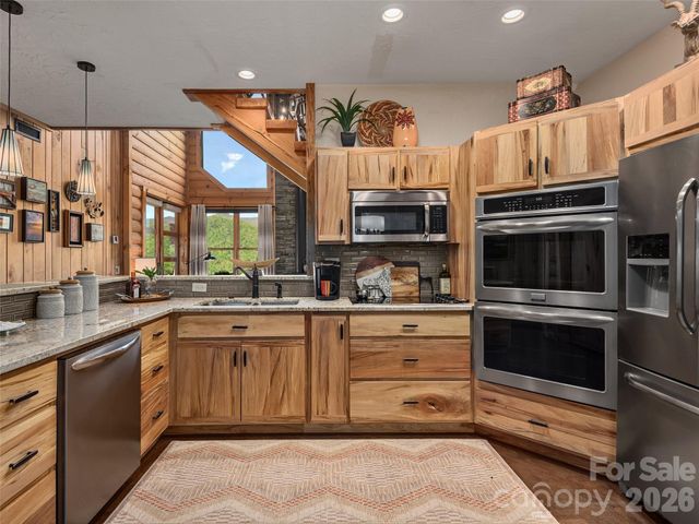 201 Flowering Ridge, Canton, NC 28716