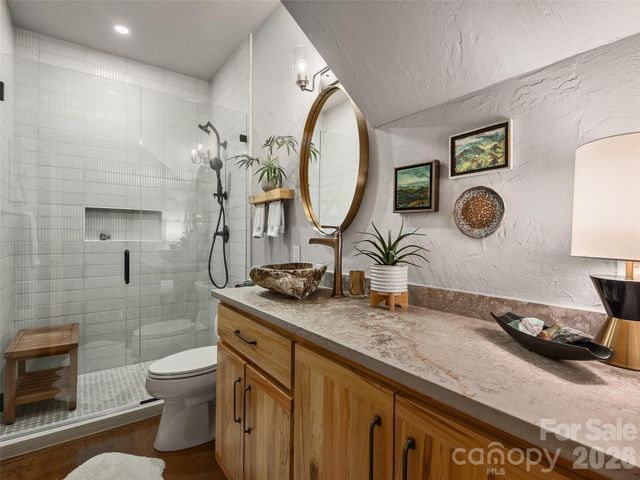201 Flowering Ridge, Canton, NC 28716