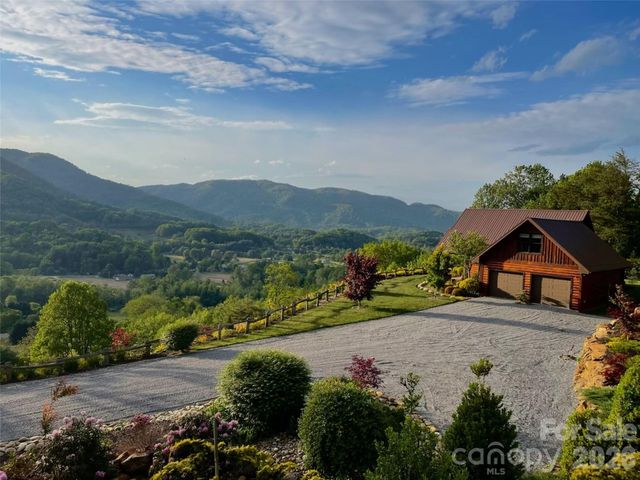 201 Flowering Ridge, Canton, NC 28716
