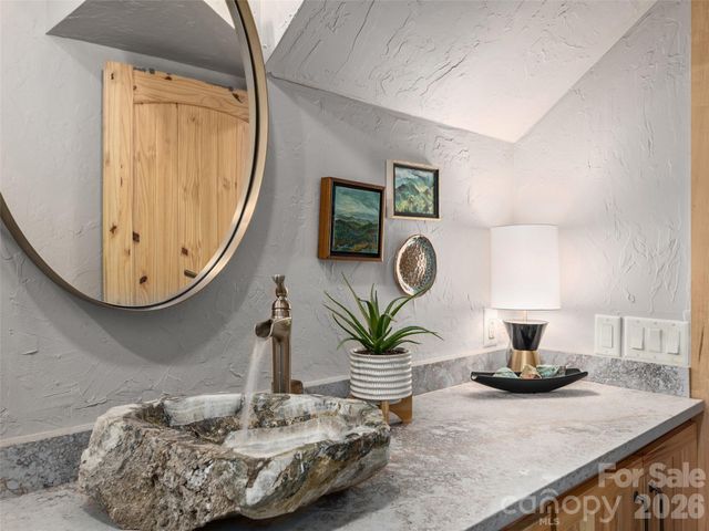 201 Flowering Ridge, Canton, NC 28716