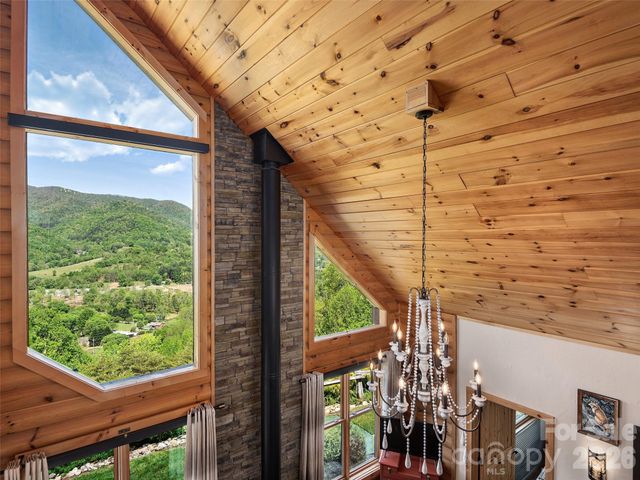 201 Flowering Ridge, Canton, NC 28716