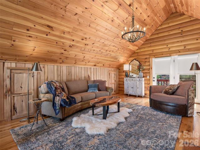 201 Flowering Ridge, Canton, NC 28716