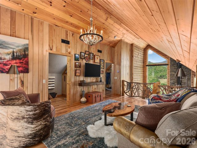 201 Flowering Ridge, Canton, NC 28716