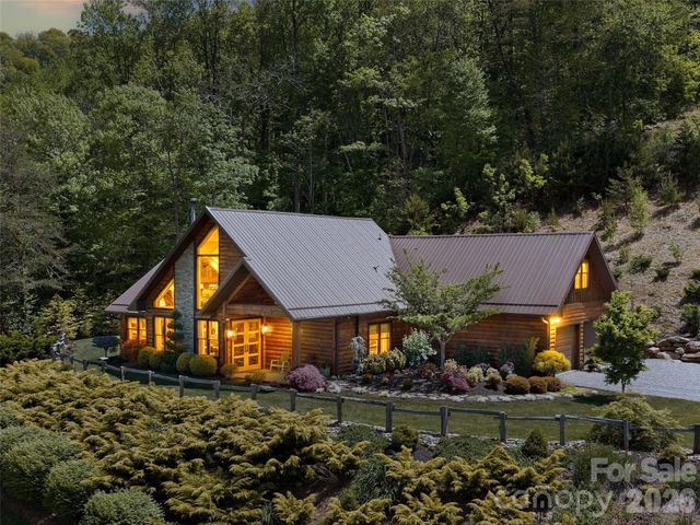 201 Flowering Ridge, Canton, NC 28716
